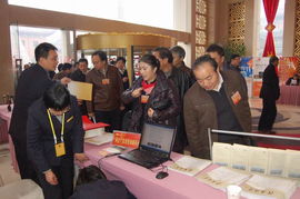 省人代會信息咨詢服務(wù)點(diǎn)現(xiàn)場服務(wù)受歡迎